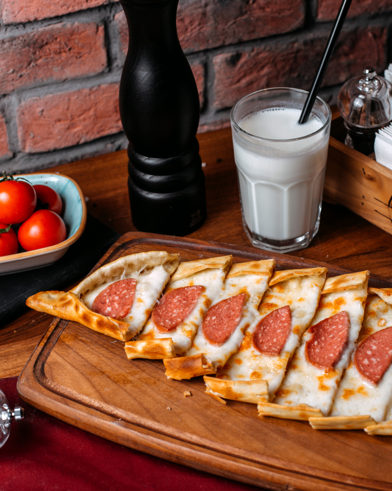 Salami Pide (A.G.)